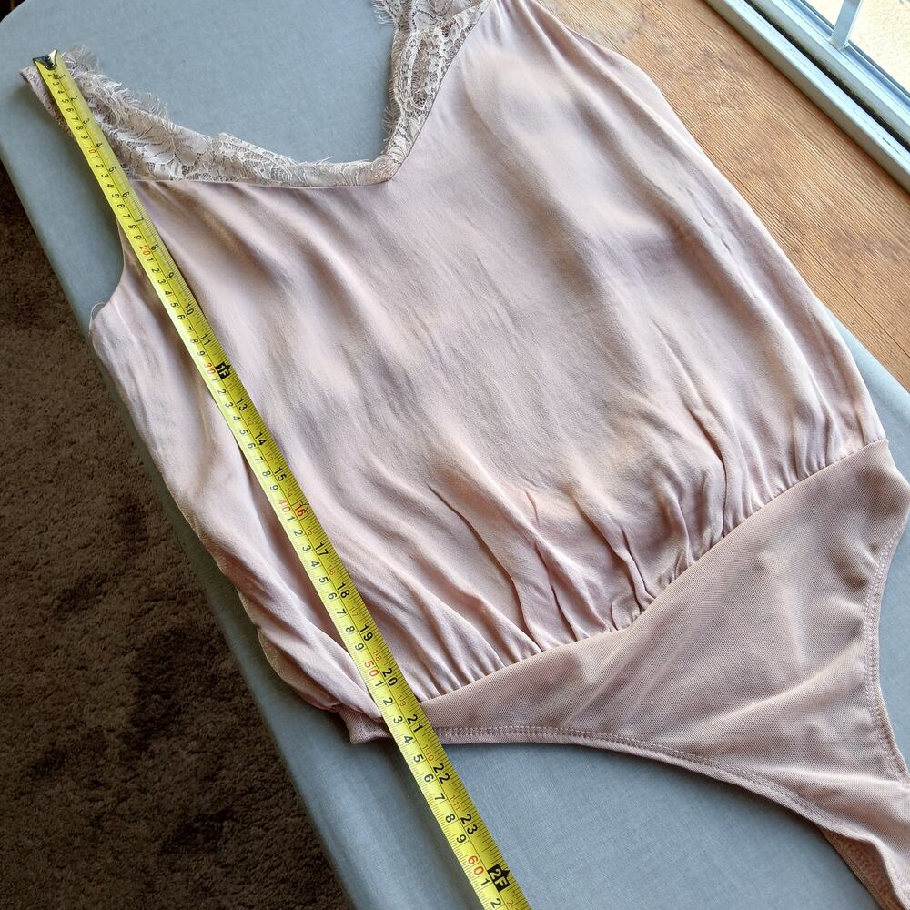 NWT Socialite Lace Trim Satin Bodysuit S blush pink V-neck mesh bottom 2-snaps - Picture 10 of 10